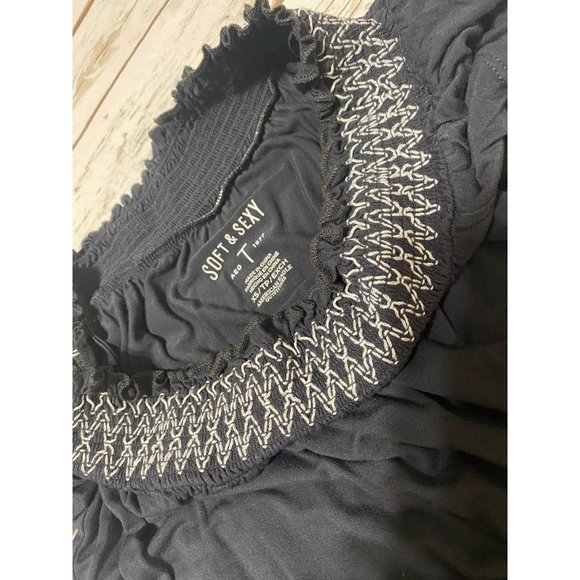 American Eagle Off The Shoulder Smocked Neck Top XS - Picture 5 of 5